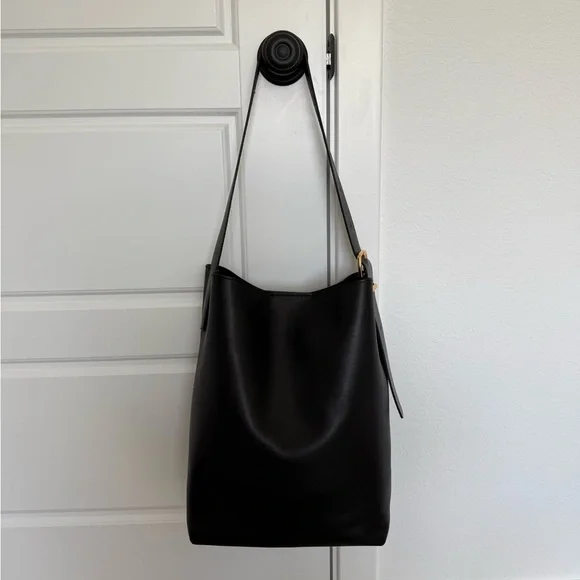 Madewell The Essential Bucket Tote - Picture 4 of 10
